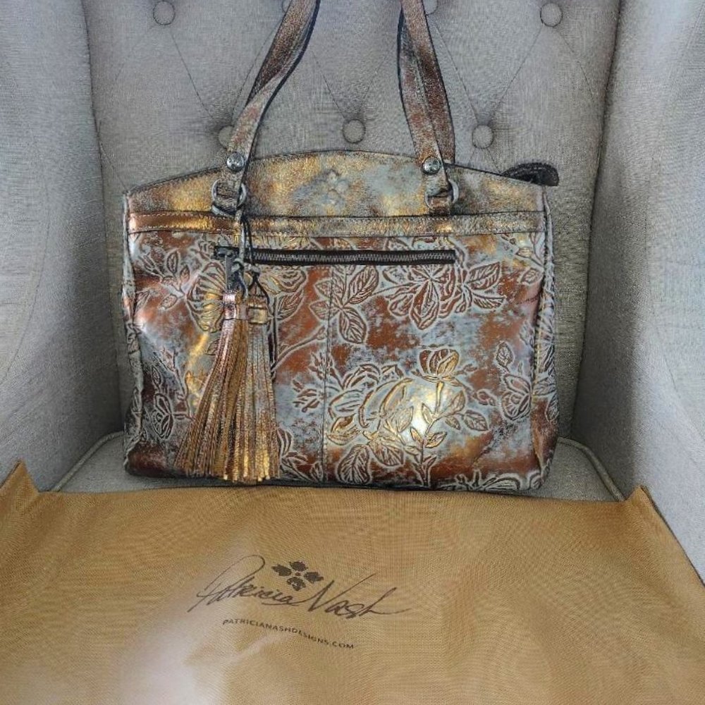 Patricia Nash Bark Leaves Poppy Tote In Light Grey with Mixed Metallic Sheen
